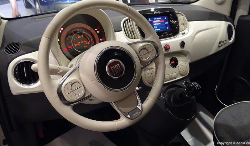 Location Fiat 500 automatique complet